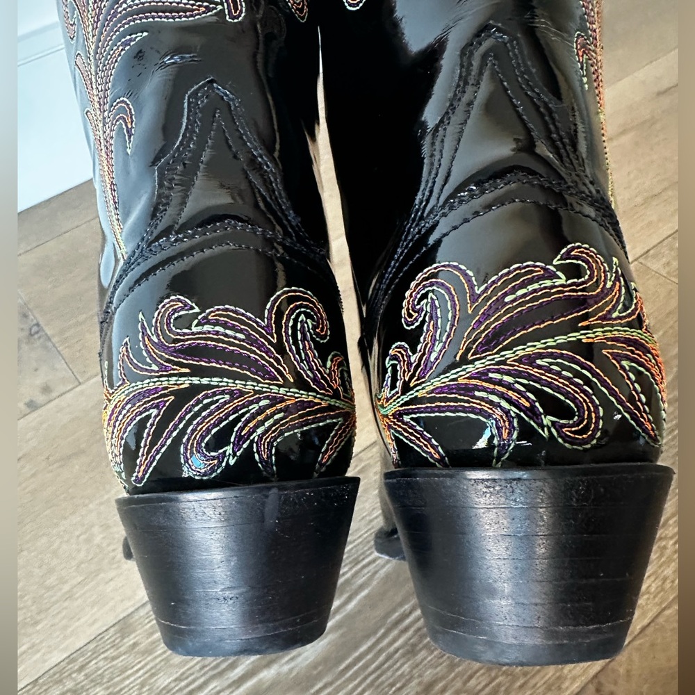 Lucchese Classics Patent Leather Black Peacock Embroidered Heeled Boots Size 8 - Picture 5 of 11